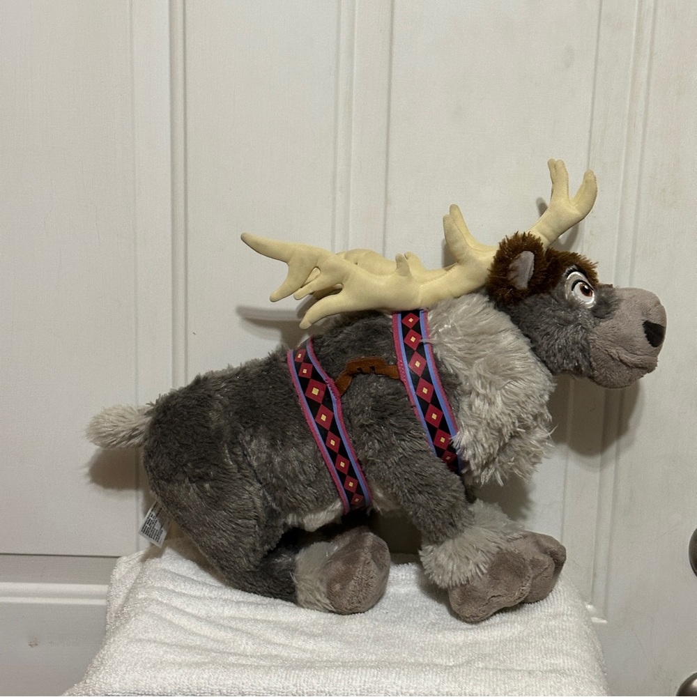 Disney Parks Frozen Sven Grey‎ Reindeer Sitting Plush 12”